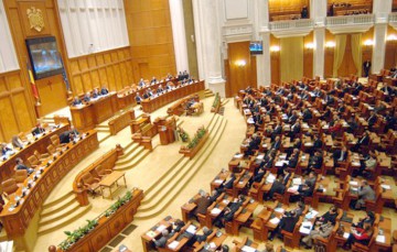 Comisiile de specialitate din Senat dezbat luni dimineaţă reexaminarea Codului fiscal